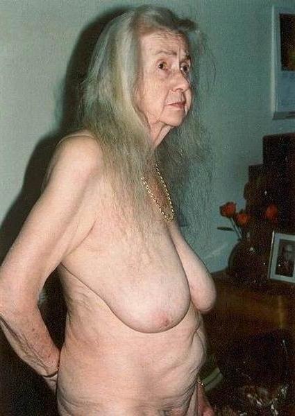 14P very old amateur grannies posing and in action
