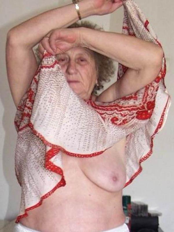 15P very old grannies posing and in hardcore action