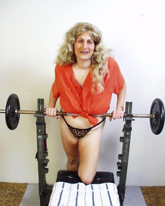 14P natural huge tits granny showing pink
