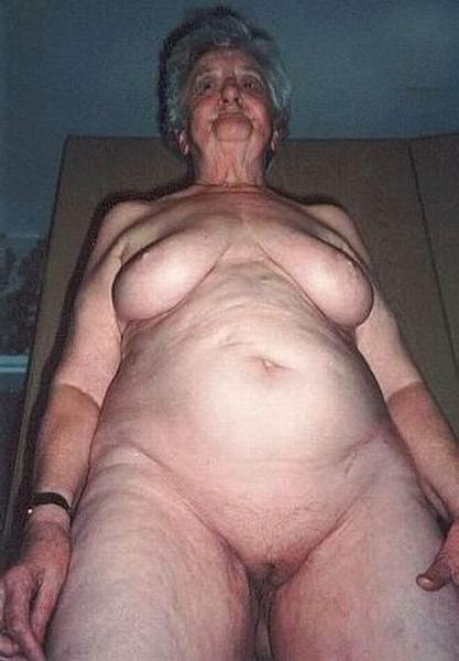 14P old grannies showing off their goodies