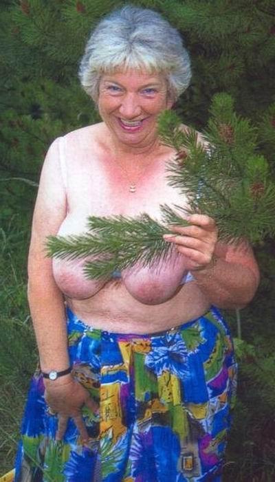 14P old grannies showing off their goodies