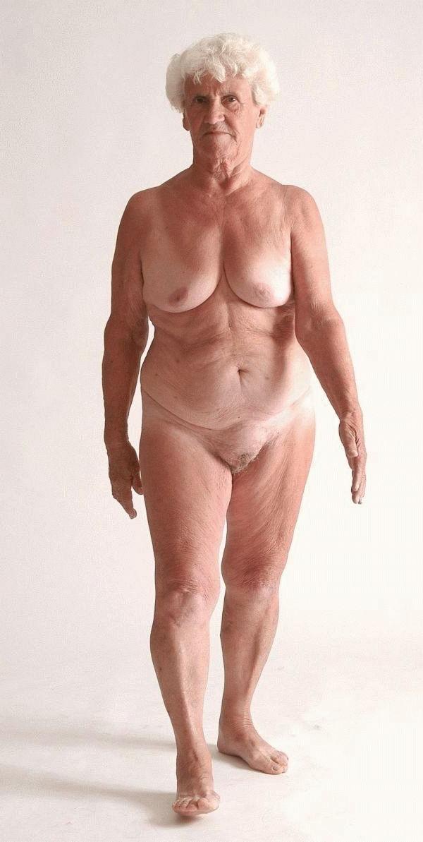 14P old grannies showing off their goodies