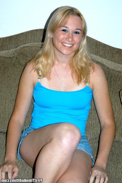 12P 12 pics and 1 movie of Leslie from First Time Auditions