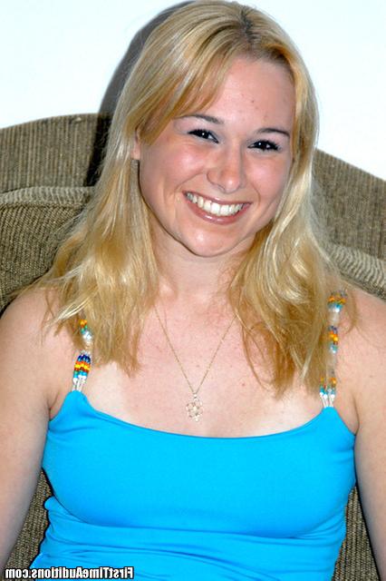 12P 12 pics and 1 movie of Leslie from First Time Auditions