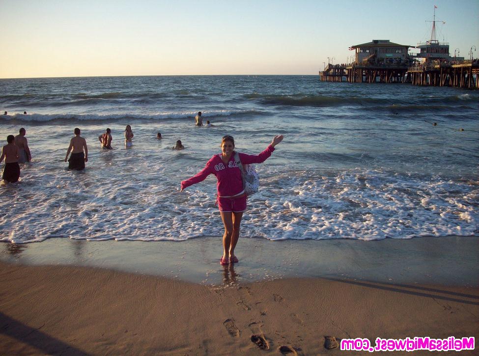 15P Melissa Midwest pictures from her personal vacation