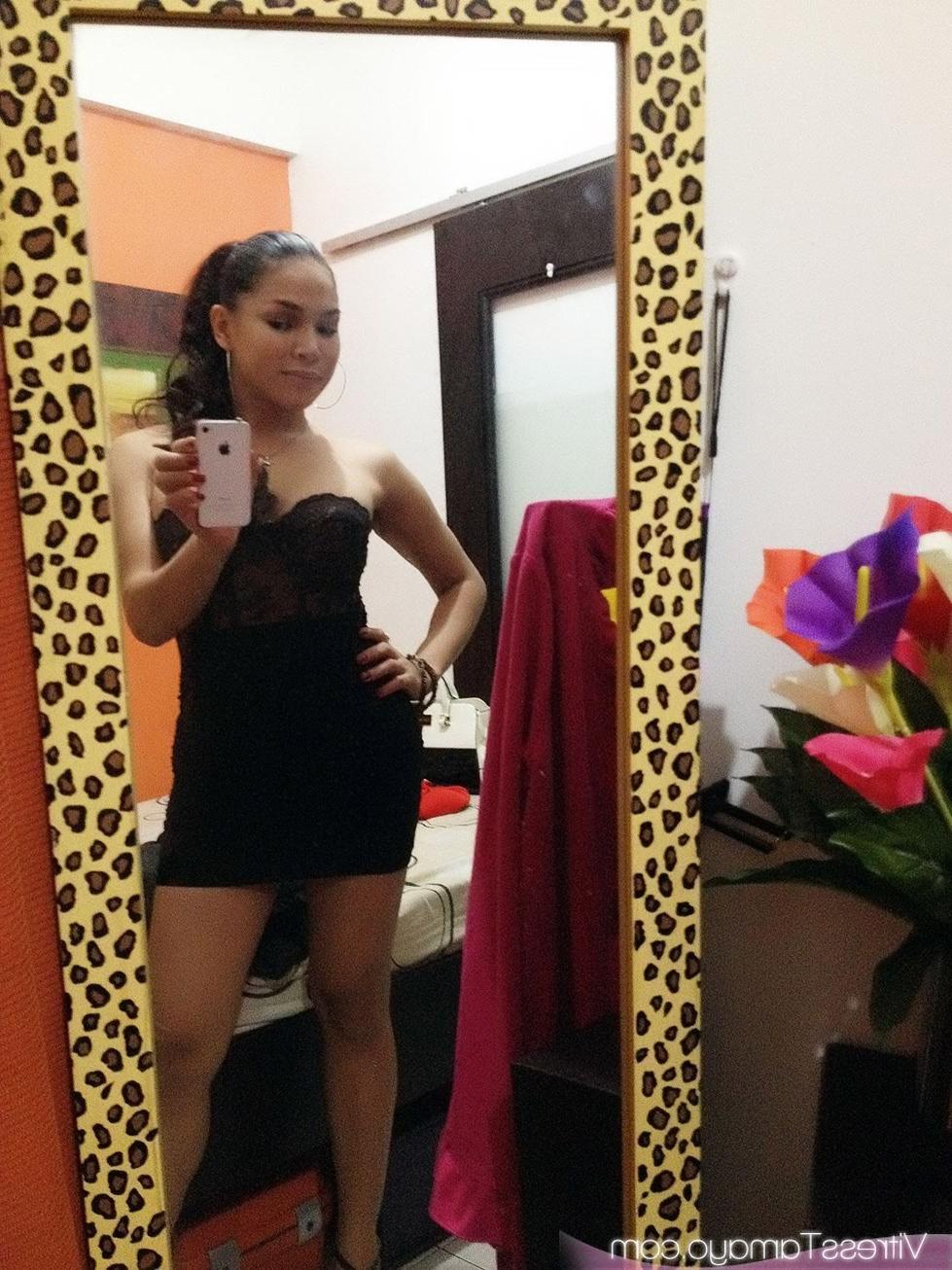 14P Ladyboy amateur selfies