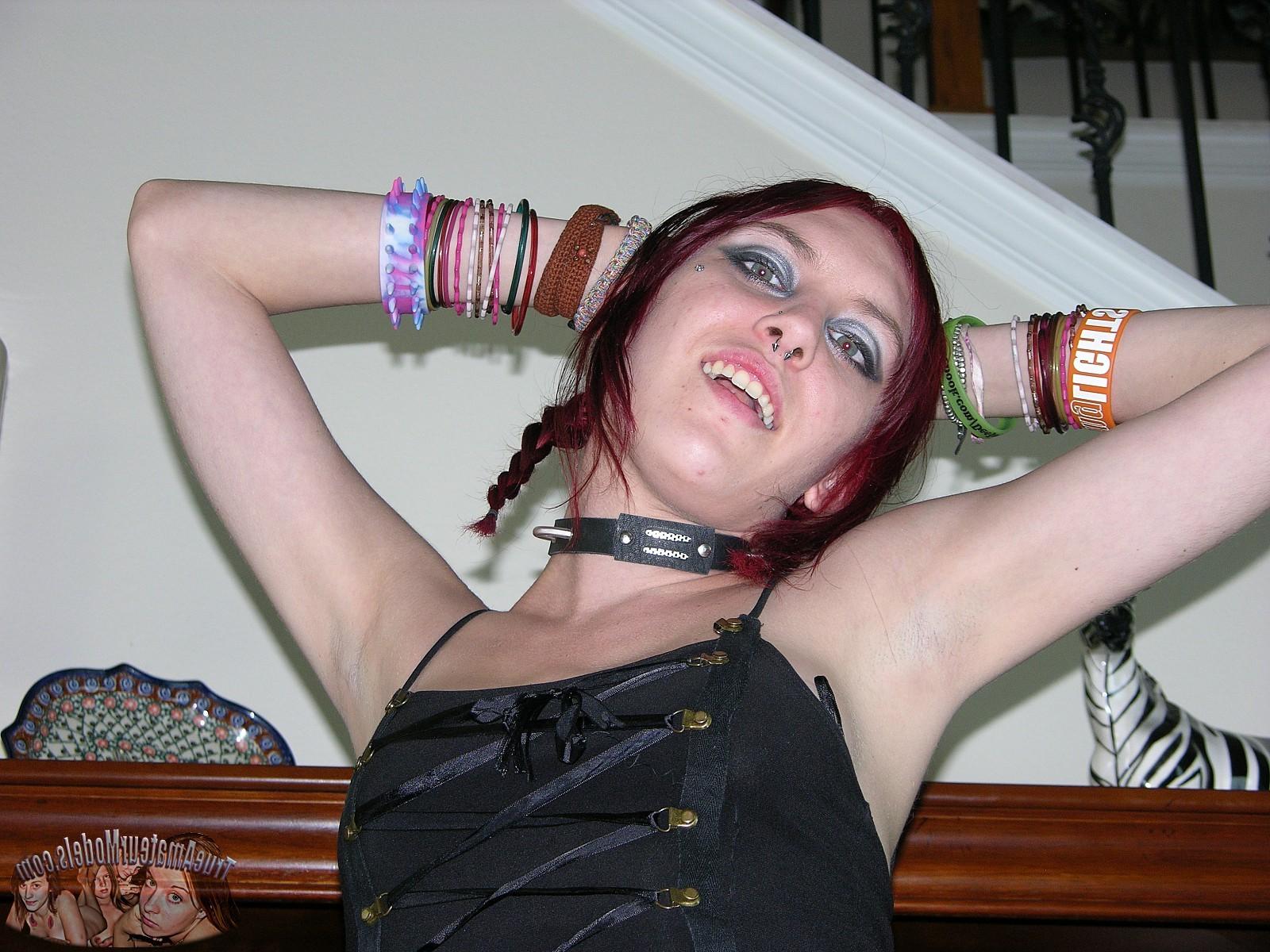 16P METALHEAD PUNK ROCK GIRL
