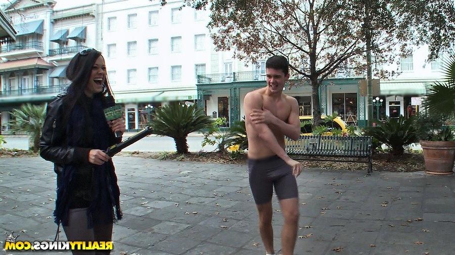 12P 12 pics and 1 movie of Paris from Money Talks