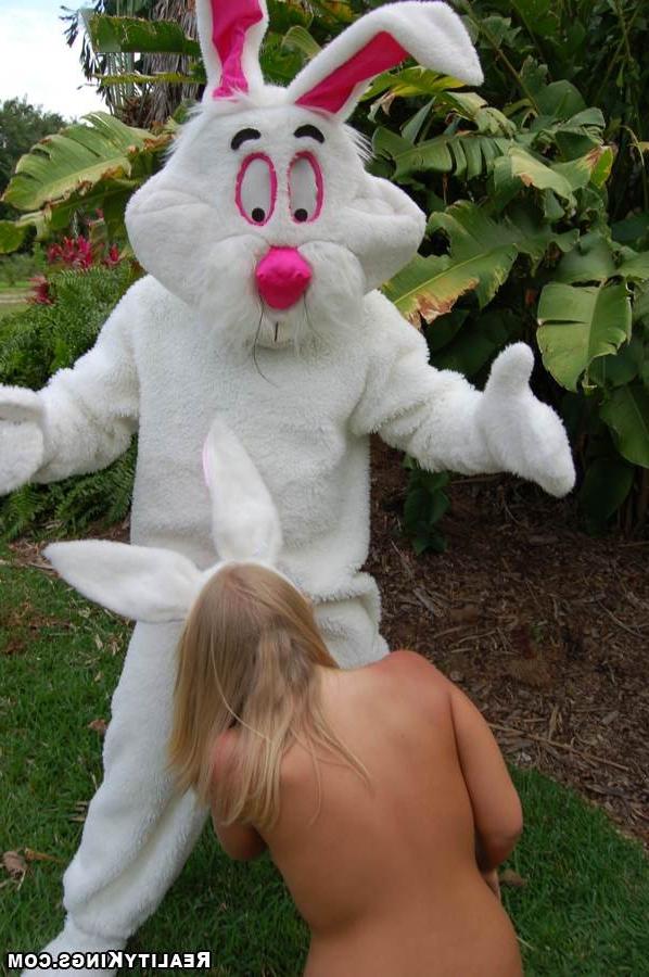 6P Watch this hot 3 minute off the wall movie of some hot sex and easter egg huntin