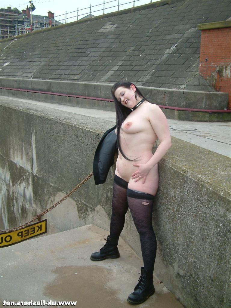 16P Cute and chubby exhibitionist gets nude in public