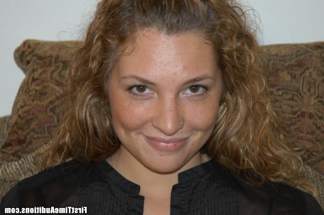 12P 12 pics and 1 movie of Roxanne from First Time Auditions