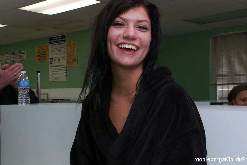 15P Filthy Whore Fucked at the Laundromat