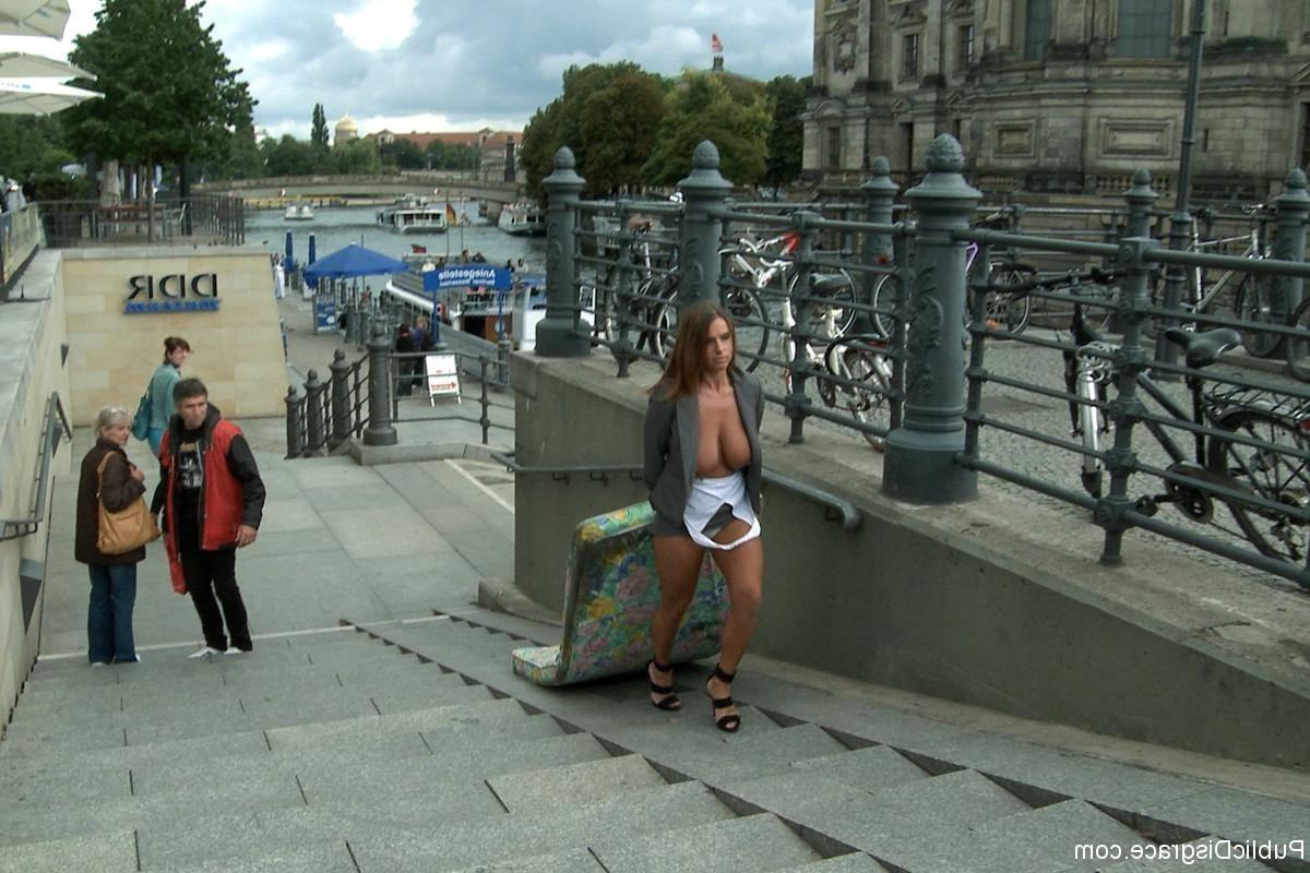 24P A Good Whore Brings her own Mattress
