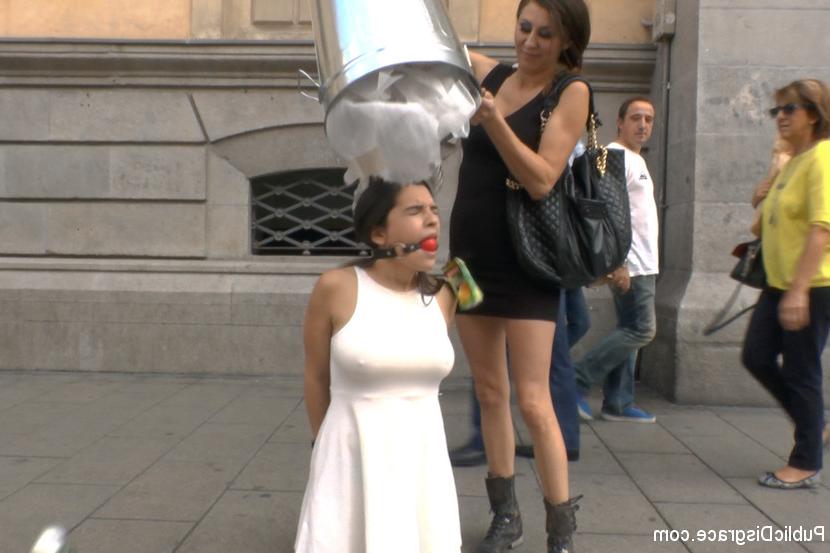 15P Spanish Slut Chiara fully exposed on the streets of Madrid