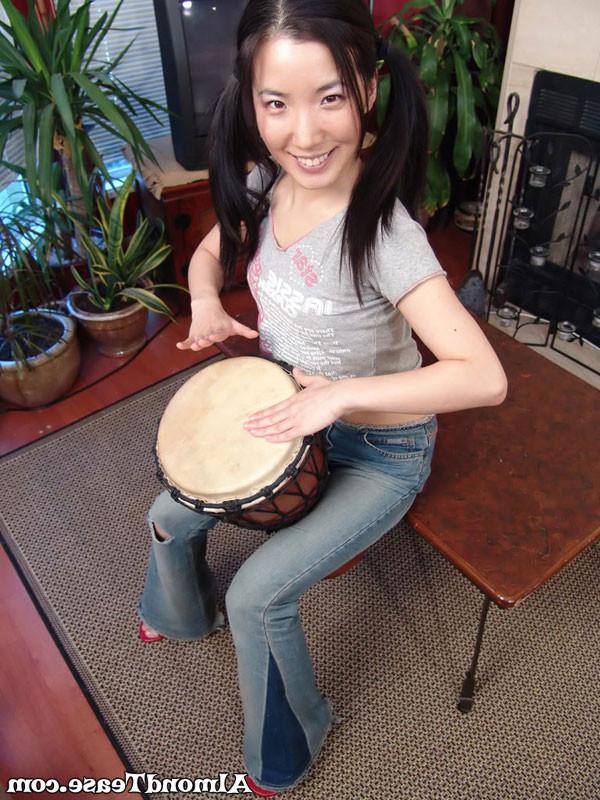 15P Asian amateur almond tease eats banana