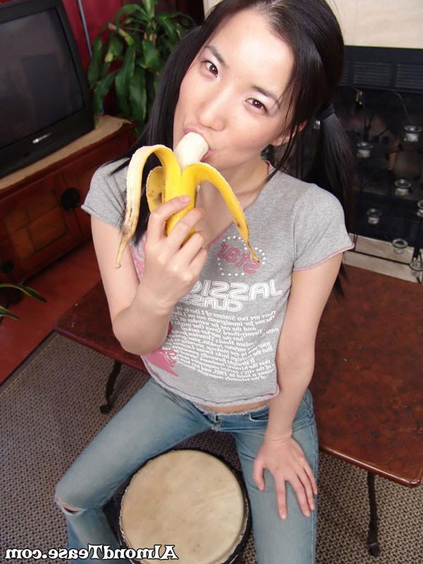 15P Asian amateur almond tease eats banana