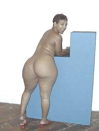 18P Big Booty Ebony Milf