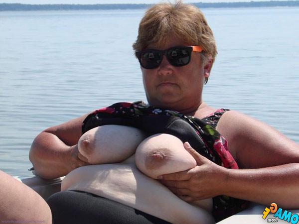 16P watch plumper granny moms