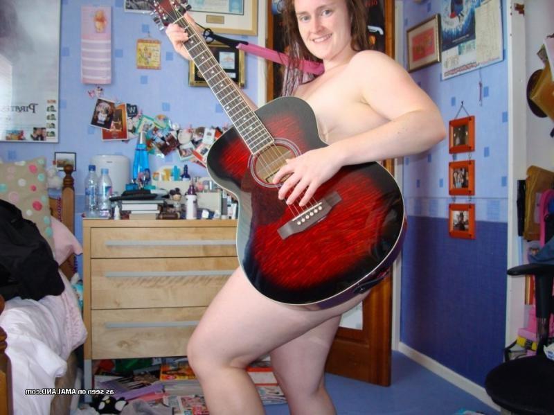 10P Skanky naughty amateur bbw posing in the nude