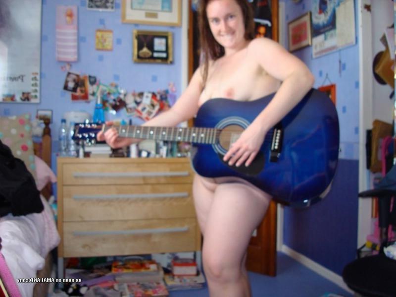10P Skanky naughty amateur bbw posing in the nude