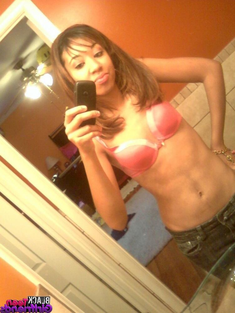 15P Black teen girlfriend cell phone and mirror pics