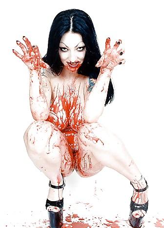 25P Sexy Vampires