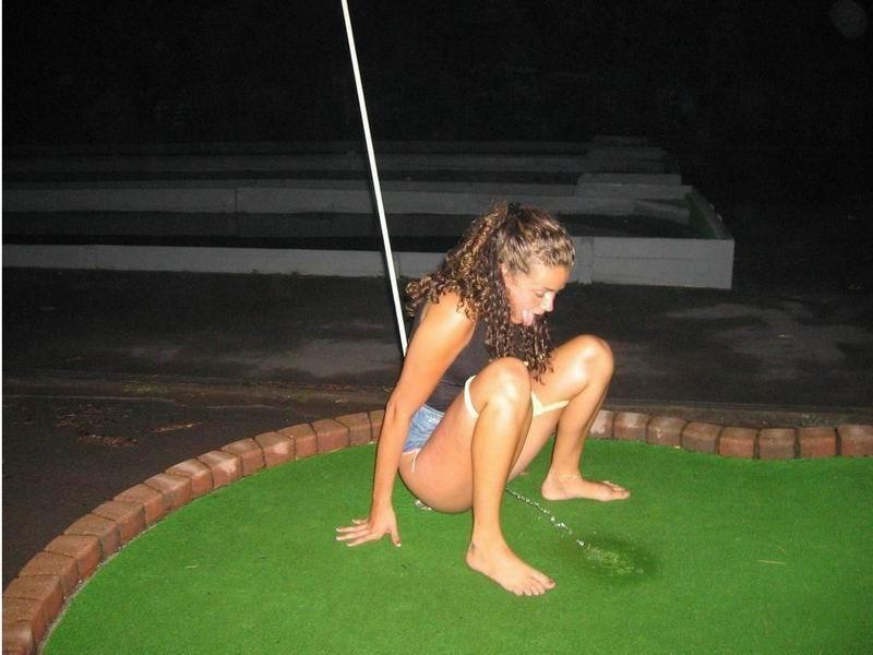 18P russian voyeur teens pissing on a public places