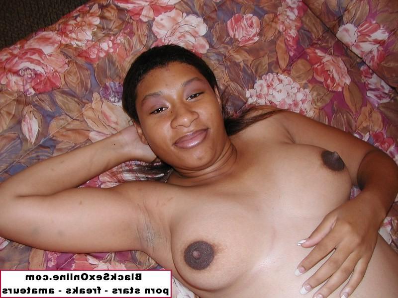 23P Cute black  girl 8 months pregnant does a porn video