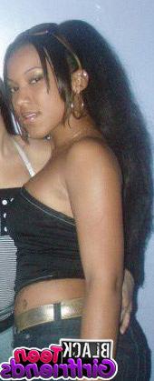 15P Black teen girlfriends posing for cell phone pics