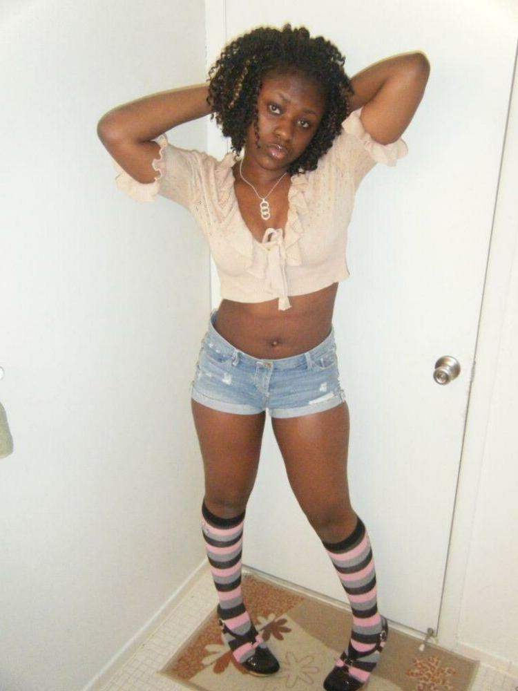15P Black teen girlfriends posing and naked