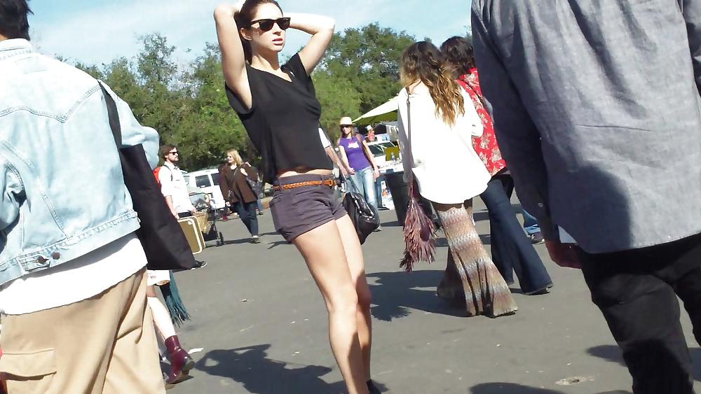 25P Sexy teen girls ass & butt in shorts 