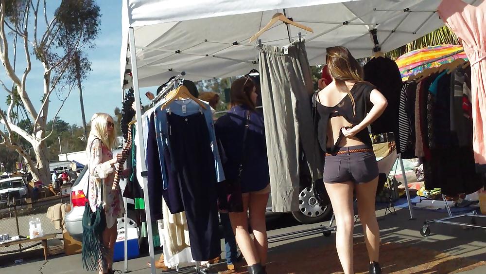 25P Sexy teen girls ass & butt in shorts 