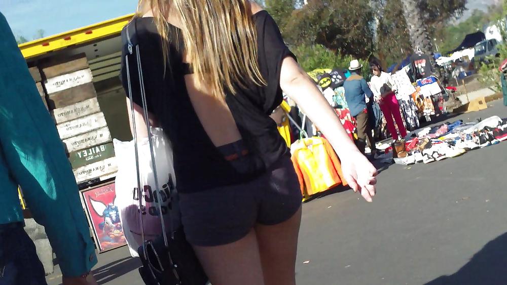 25P Sexy teen girls ass & butt in shorts 
