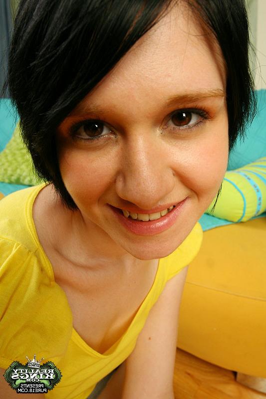12P 12 pics and 1 movie of Heidi from Pure 18
