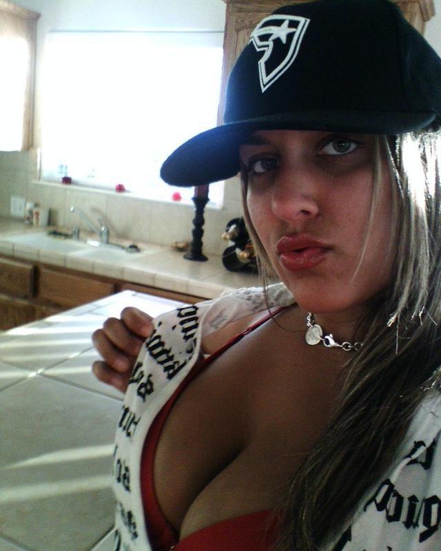 10P Lewd chick in incredible pose shot on home cam