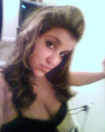 10P Lewd chick in incredible pose shot on home cam