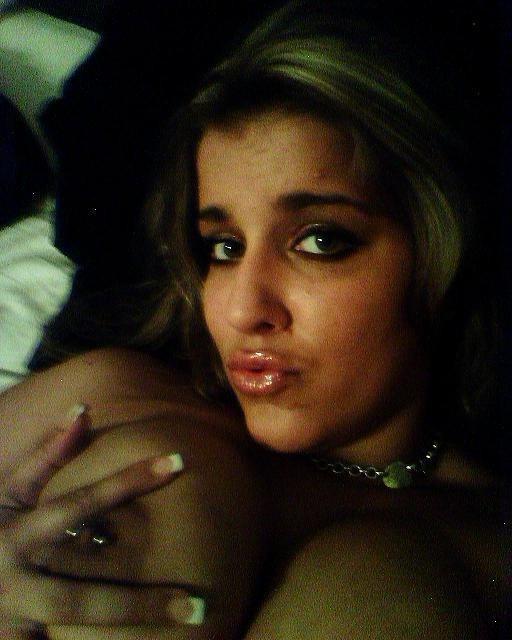 10P Lewd chick in incredible pose shot on home cam