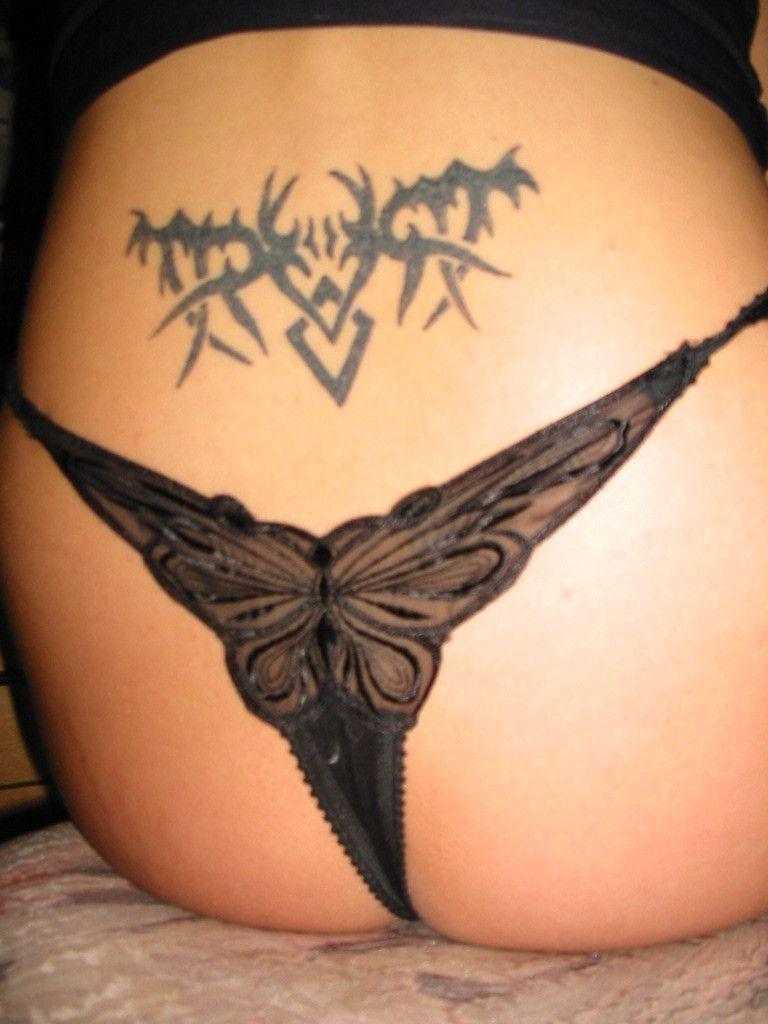 10P Amateur girl in black bikini slides hand in panty