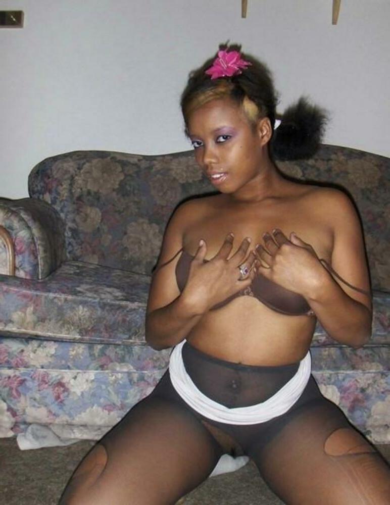 15P These black teen gfs posing and naked gallery 1