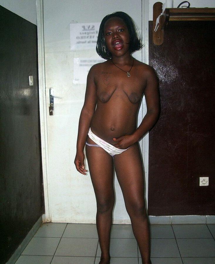 15P These black teen girlfriends posing and naked