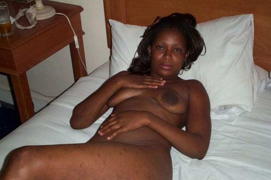 15P These black teen girlfriends posing and naked
