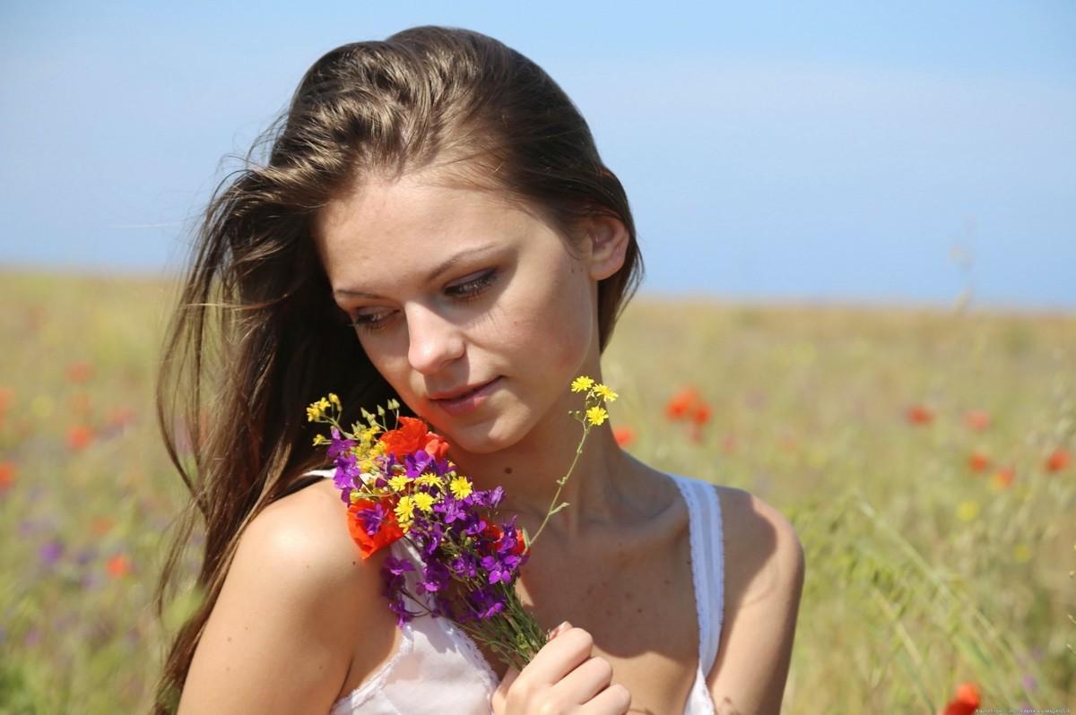 15P Skinny small tits teen Sonya teasing naked in nature