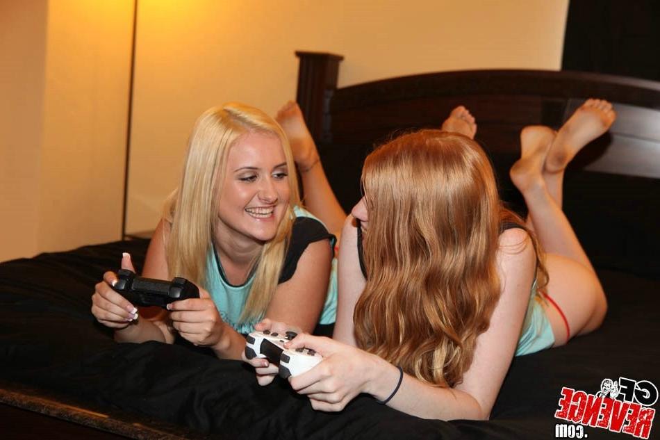 15P Two gamer girls fucking in threesome
