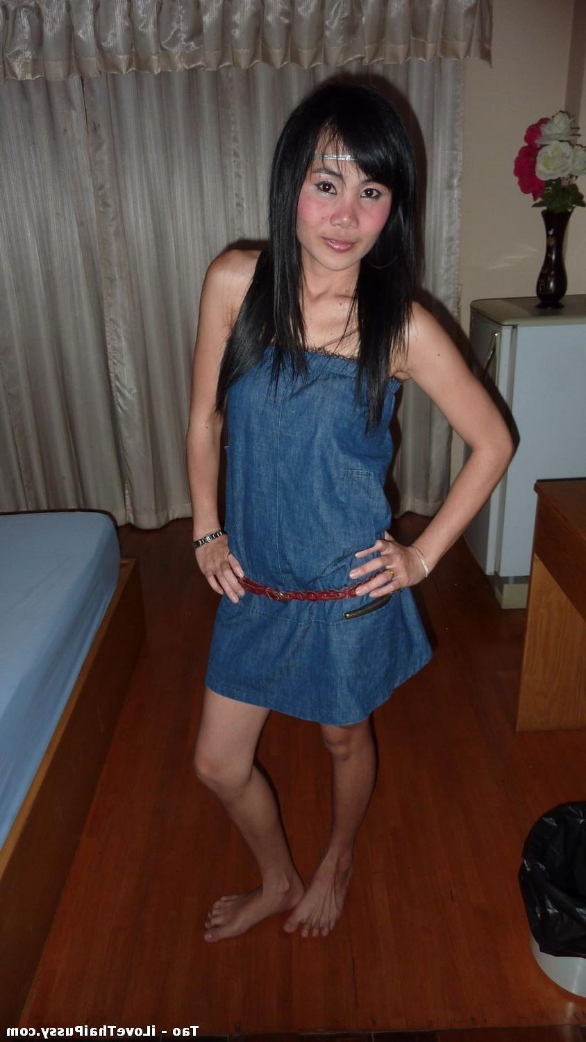 12P Skinny Asian Whore Spreading Her Cunt Exposing Her Erect Clit