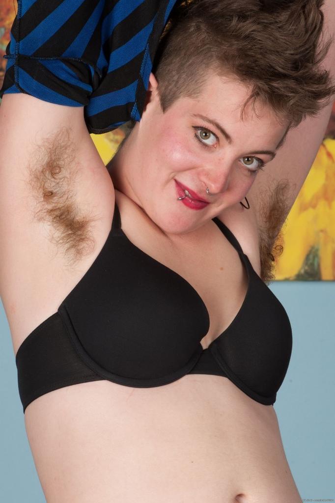 12P Hot Amateur Girl Closeups Hairy Vagina
