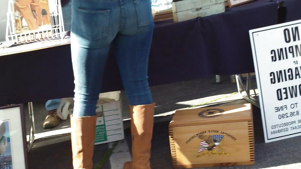 25P Nice big sexy teen bubble butt & ass in tight jeans