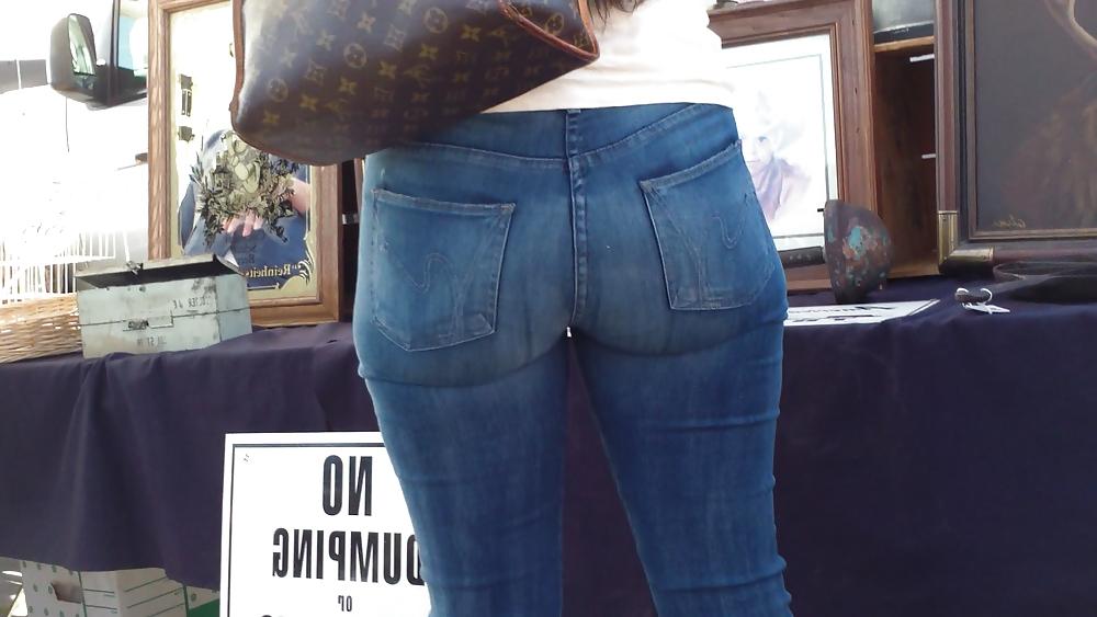 25P Nice big sexy teen bubble butt & ass in tight jeans