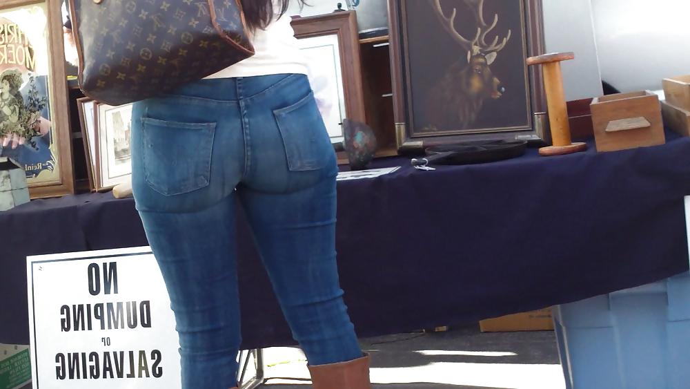 25P Nice big sexy teen bubble butt & ass in tight jeans