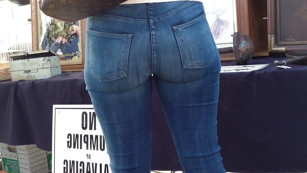 25P Nice big sexy teen bubble butt & ass in tight jeans