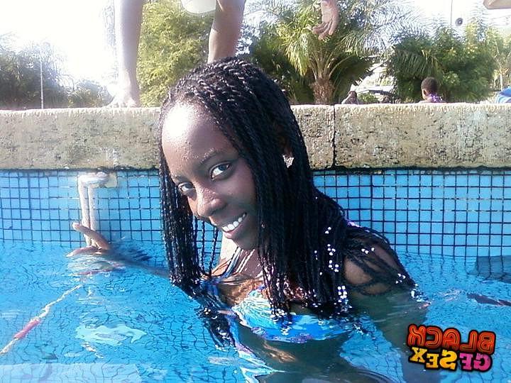 12P Hard amateur black fucking on our vacations